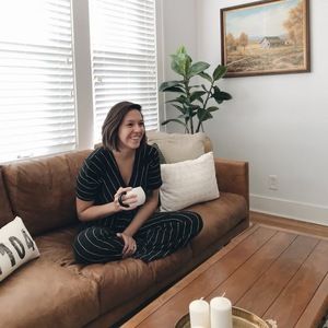 Meet your Posher, Loni